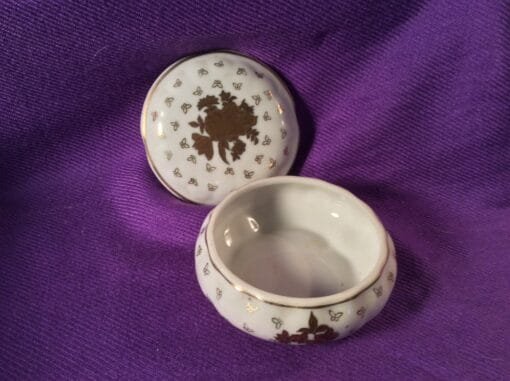 Vintage Gold Richard Trinket Box – Made in Japan - Image 2