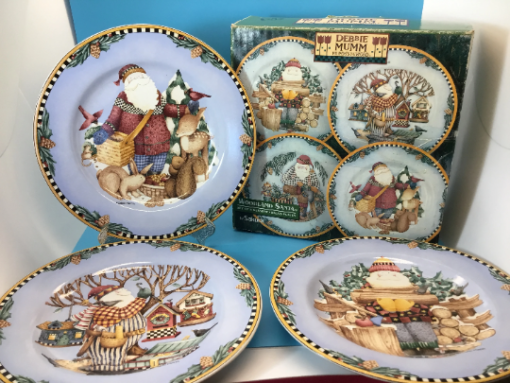 1998 SAKURA Debbie Mumm Woodland Santa Christmas Plate Set (4)