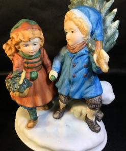 1981 Avon "Christmas Memories" boy and girl figurine decoration -Vintage Avon collections -Sharing The Christmas Spirit"