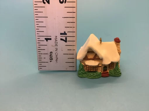 1995 Hallmark Keepsake Tudor House Ornament – English Village Miniature - Image 5