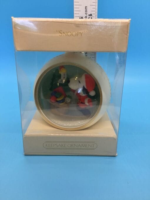 1983 Hallmark Keepsake - Snoopy & Peanuts Christmas Panorama Ornament - Image 10