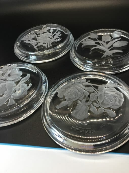 Vintage Val St Lambert - Crystal Flowered Coasters - Clear Embossed Flower beverage holders made of Crystal - Image 10