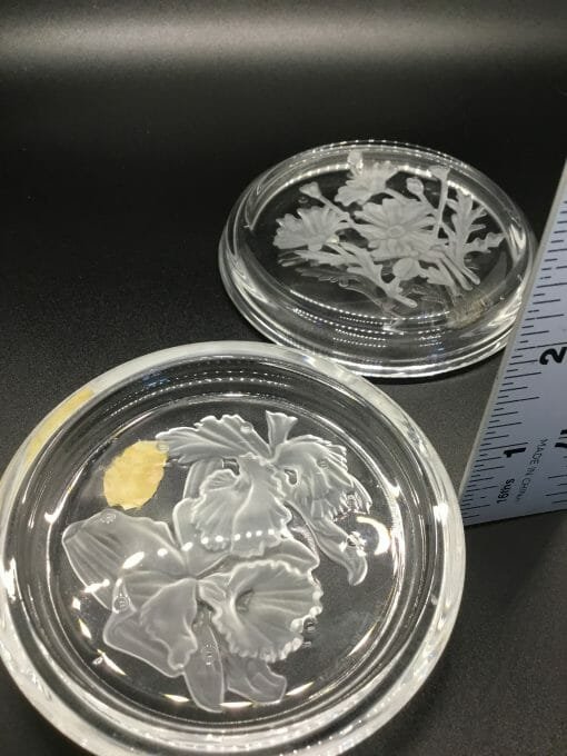 Vintage Val St Lambert - Crystal Flowered Coasters - Clear Embossed Flower beverage holders made of Crystal - Image 16