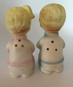 Vintage ceramic salt and pepper shakers with praying children in pastel clothing 6