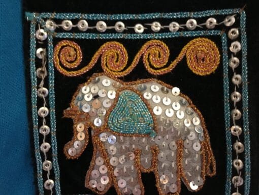 Sequined Embroidered Elephant Handbag - Stylish Purse Accessory - Image 8