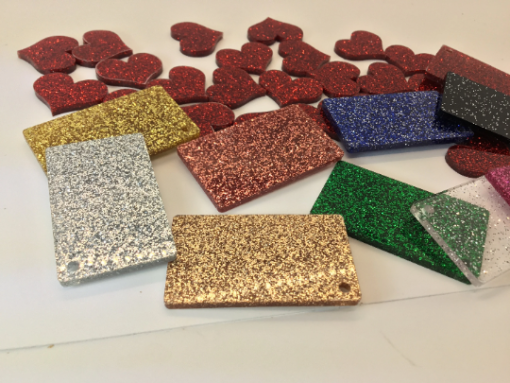 Glitter Acrylic Hearts Large set of 5 - Image 4