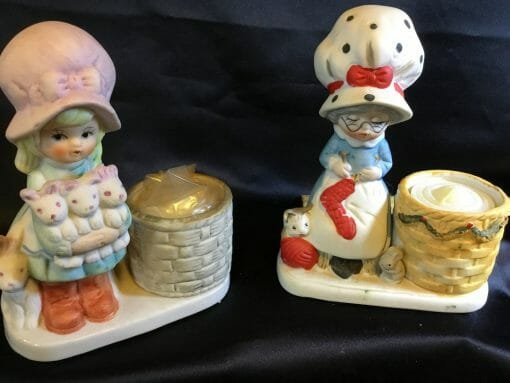 Christmas Luvkins by Jasco 1978 - Mrs Claus - with little Girl and her kittens-