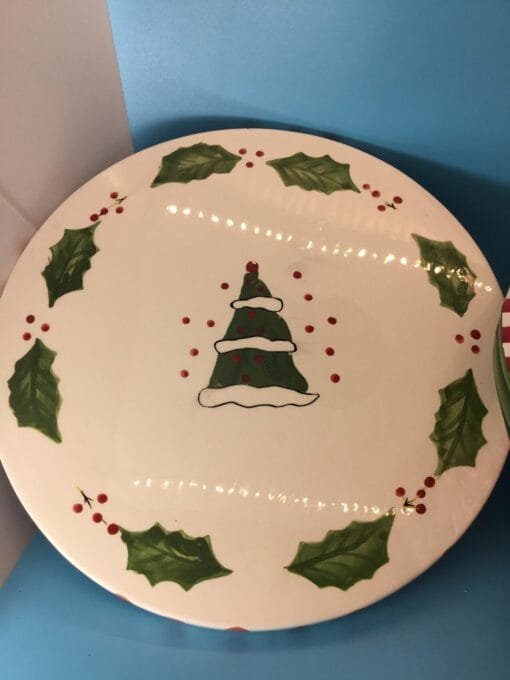 Holly Holiday Serving Set - Image 3